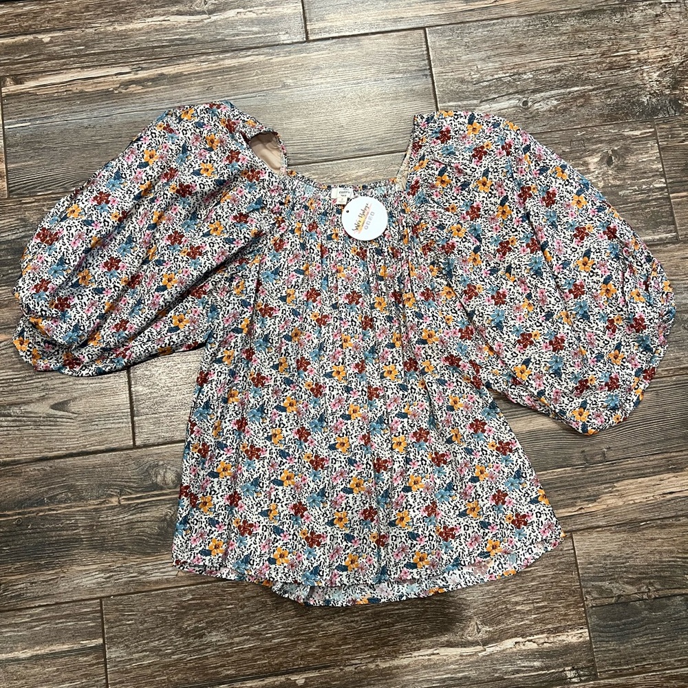 Entro Puffy Sleeve Leopard Floral Blouse